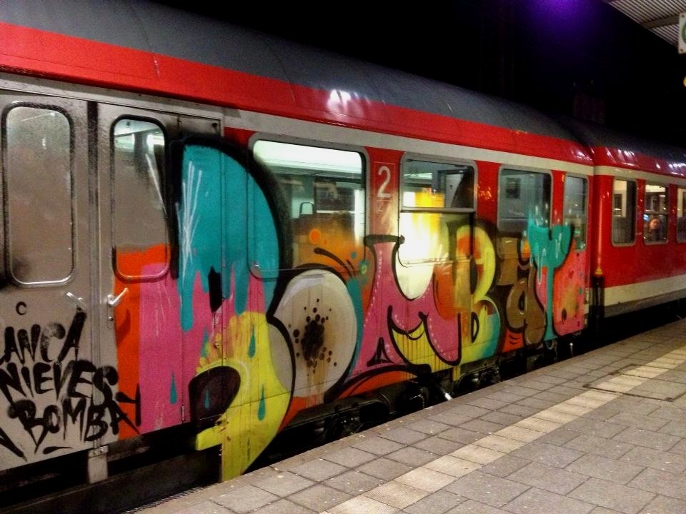 Graffiti Train - Photo by streetfiles - Bombay