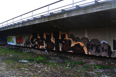 Graffiti Bombing - Photo by streetfiles - snk