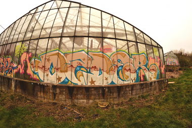 Graffiti Bombing - Photo by streetfiles - Ozder