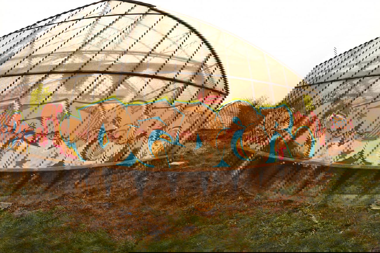 Graffiti Bombing - Photo by streetfiles - Ozder