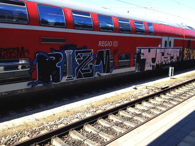 Graffiti Train - Photo by streetfiles - RIZM, YFST