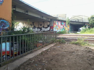 Graffiti Wall - Photo by streetpsycho - MBC, TOP, CanTwo