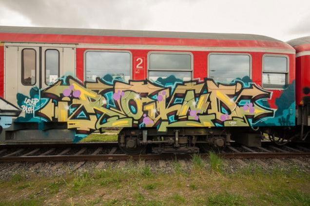Graffiti Train - Photo by streetview - ROUND, LAYUP, HAMBURG