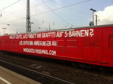 Graffiti Train - Photo by streetview - Wiks, Kats, Wholecar