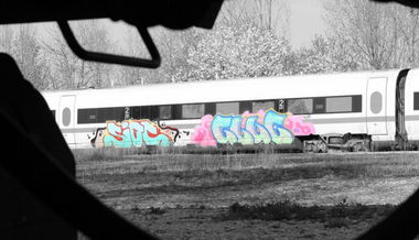 Graffiti Train - Photo by streetview - Sios, Glue, Panel