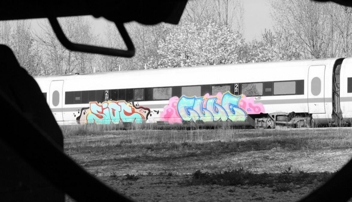 Graffiti Train - Photo by streetview - Sios, Glue, Panel
