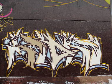 Graffiti Wall in Saarbrücken - Photo by stummerzeuge - izig, izldizl (2005)