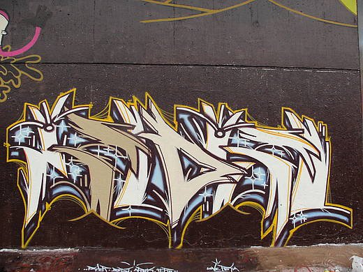 Graffiti Wall in Saarbrücken - Photo by stummerzeuge - izig, izldizl (2005)