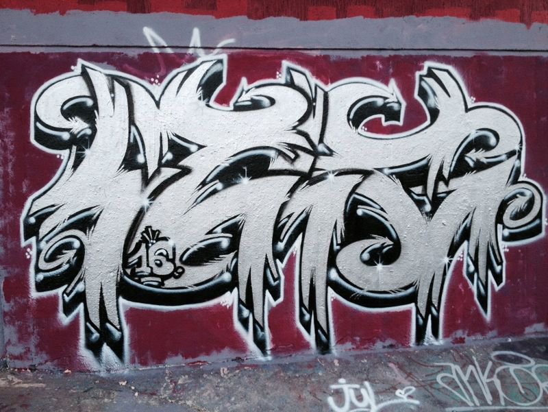 Graffiti Wall in Saarbrücken - Photo by stummerzeuge - izig (2014)