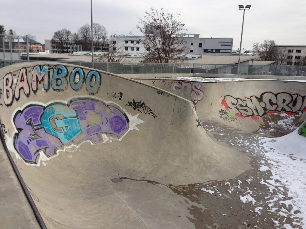 Graffiti Bombing in Stuttgart - Photo by stuttgart0711 - ego, fsm, bamboo (2009)