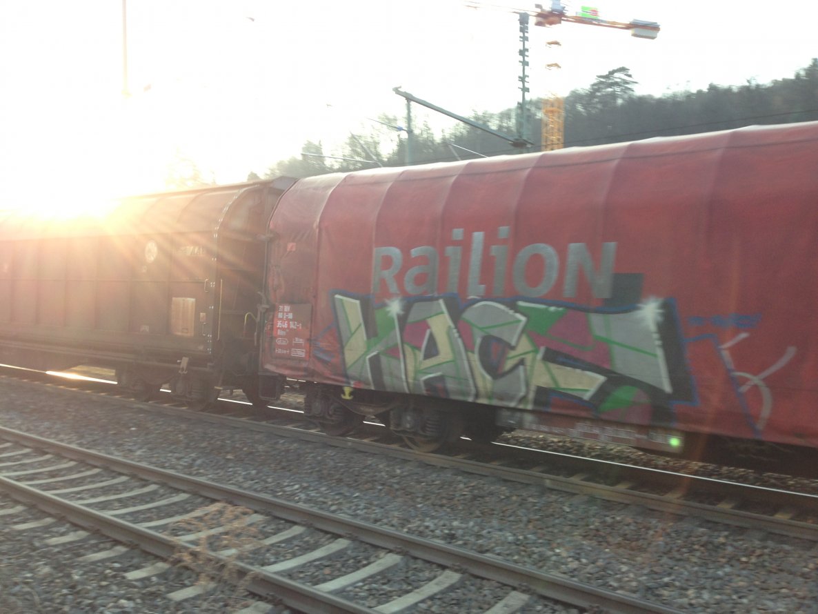 Graffiti Train in Schwäbisch Gmünd - Photo by stuttgart0711 - hacf, stuttgart, cargo (2010)