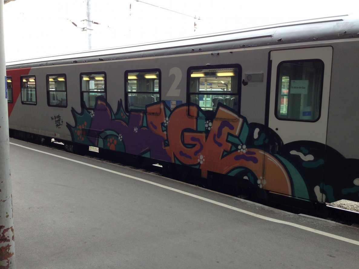 Graffiti Train in Villach - Photo by stuttgart0711 - Villach, ruege, Summer (2013)