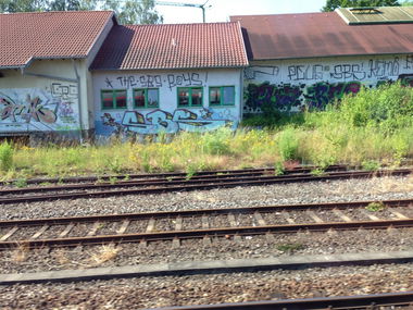 Graffiti Bombing in Stuttgart - Photo by stuttgart0711 - SBS, stuttgart, Trainline (2009)