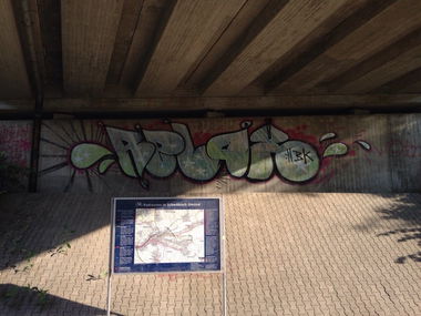 Graffiti Bombing in Schwäbisch Gmünd - Photo by stuttgart0711 - relax, bk, 2013 (2013)