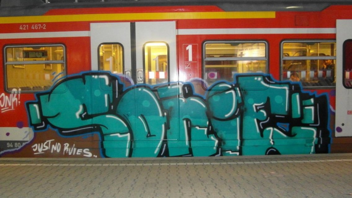 Graffiti Train in Stuttgart - Photo by stuttgart0711 - Sonie, jnr, sbahn (2013)