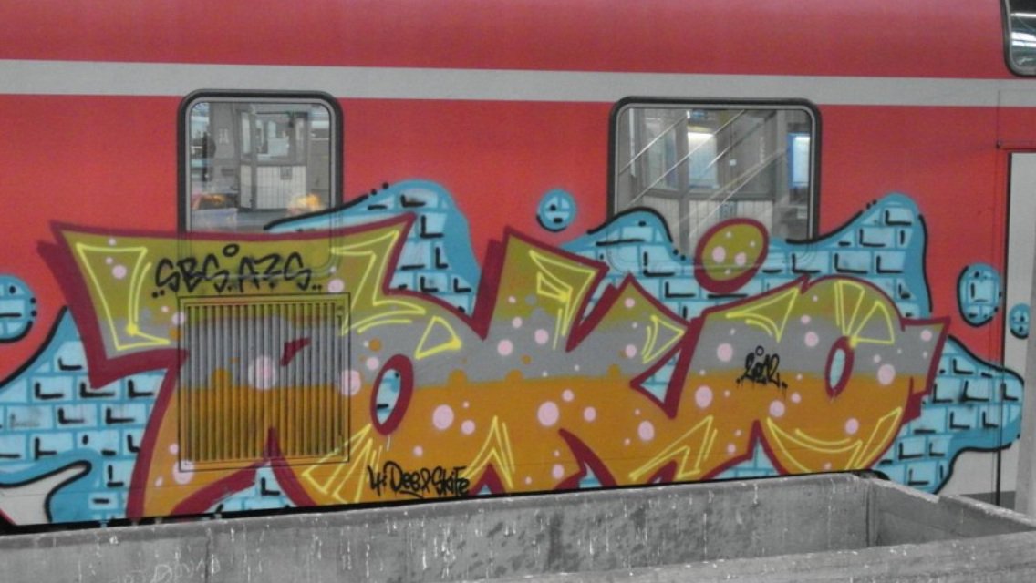 Graffiti Train in Stuttgart - Photo by stuttgart0711 - tokio, regionalbahn, stuttgart (2012)