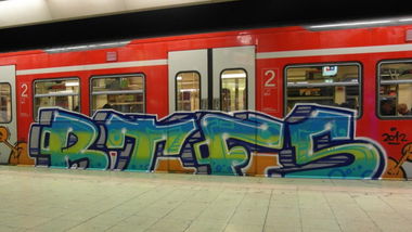 Graffiti Train in Stuttgart - Photo by stuttgart0711 - Rtf, crew, 2012 (2012)