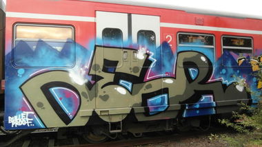 Graffiti Train in Stuttgart - Photo by stuttgart0711 - Deor, sbahn, panel (2012)