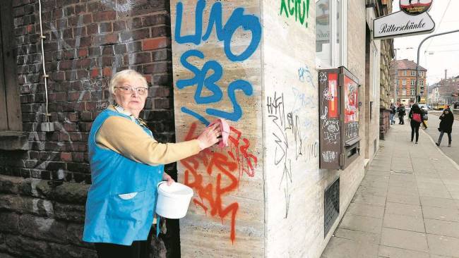 Graffiti Artwork in Stuttgart - Photo by stuttgart0711 - sbs, lino, kats (2013)