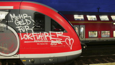 Graffiti Train in Köln - Photo by stuttgart0711 - train, lokführer, regio (2014)