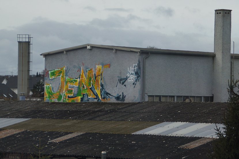 Graffiti Bombing in Stuttgart - Photo by stuttgart0711 - jean, rooftop, bär (2014)