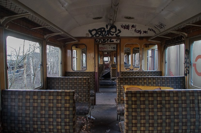 Graffiti Train in Stuttgart - Photo by stuttgart0711 - train, trash, deutschebahn (2014)