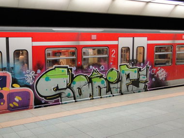 Graffiti Train in Stuttgart - Photo by stuttgart0711 - sonie, sbahn, jnr (2014)