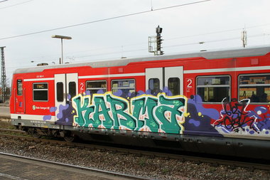 Graffiti Train - Photo by stuttgart0711 - karma, gbk, 637 (2014)