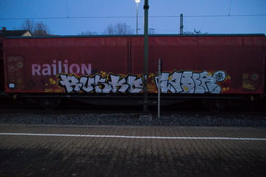 Graffiti Train - Photo by stuttgart0711 - rusko, loser, cargo (2013)