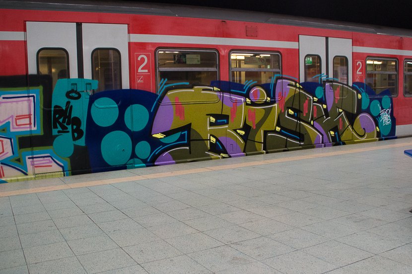 Graffiti Train - Photo by stuttgart0711 - risk, rhb, crew (2014)