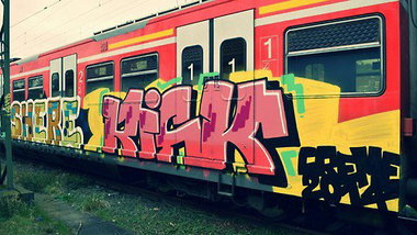 Graffiti Train - Photo by stuttgart0711 - shere, risk, creme (2014)