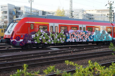 Graffiti Train - Photo by stuttgart0711 - funk, risk, stur (2014)