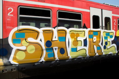 Graffiti Train - Photo by stuttgart0711 - shere, sbahn, stuttgart (2014)