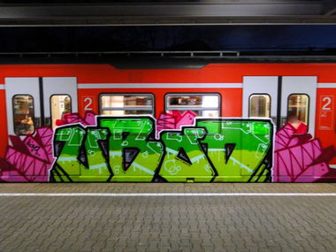 Graffiti Train - Photo by stuttgart0711 - ubod, stuttgart, sbahn (2012)