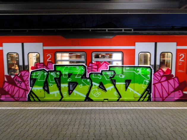 Graffiti Train - Photo by stuttgart0711 - ubod, stuttgart, sbahn (2012)