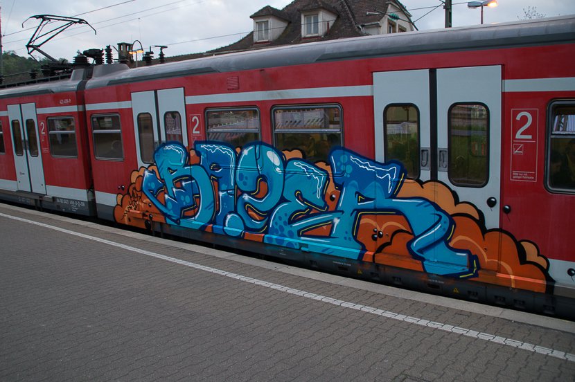 Graffiti Train - Photo by stuttgart0711 - bazer, sbahn, stuttgart (2014)