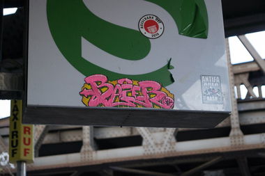 Graffiti Artwork - Photo by stuttgart0711 - bazer, stuttgart, aufkleber (2013)