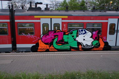 Graffiti Train - Photo by stuttgart0711 - hccb, crew, stuttgart (2014)