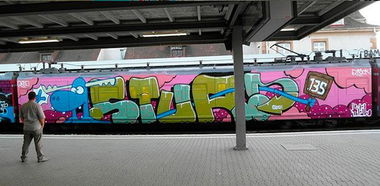 Graffiti Train - Photo by stuttgart0711 - stur, wholecar, stuttgart (2010)