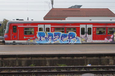 Graffiti Train - Photo by stuttgart0711 - bazer, 637, sbahn (2014)