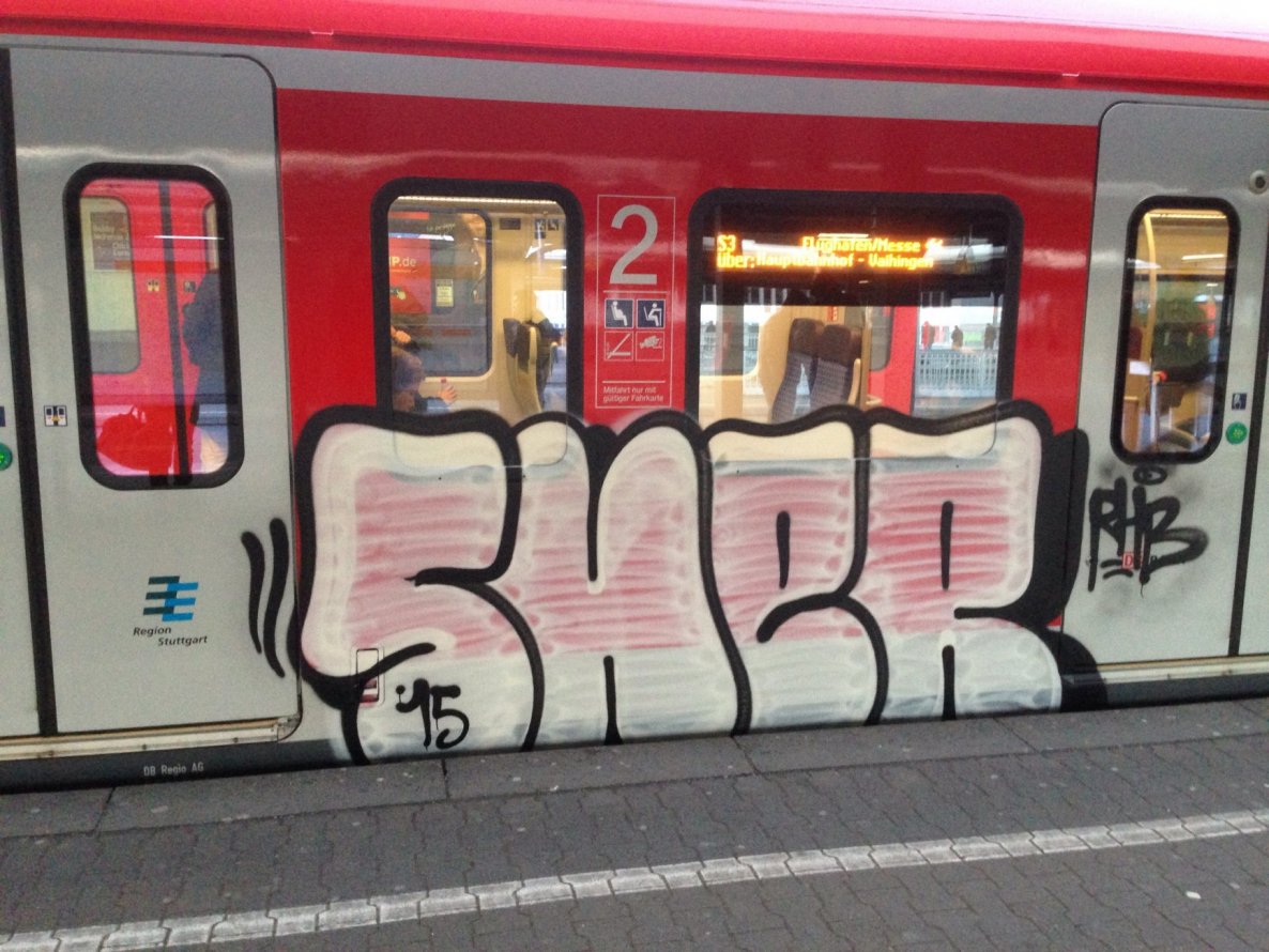 Graffiti Train - Photo by stuttgart0711 - sher, throwup, sbahn (2015)