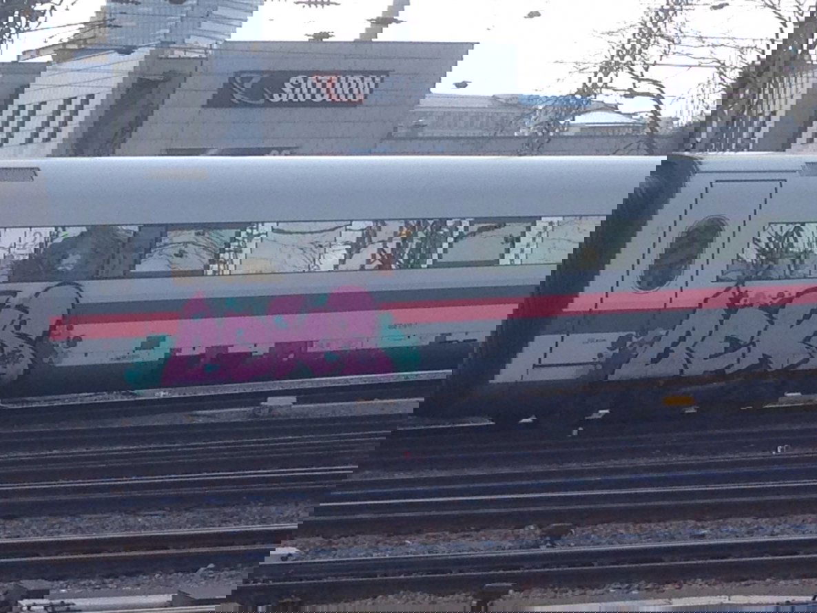 Graffiti Train - Photo by stuttgart0711 - beks, intercity, cologne (2015)