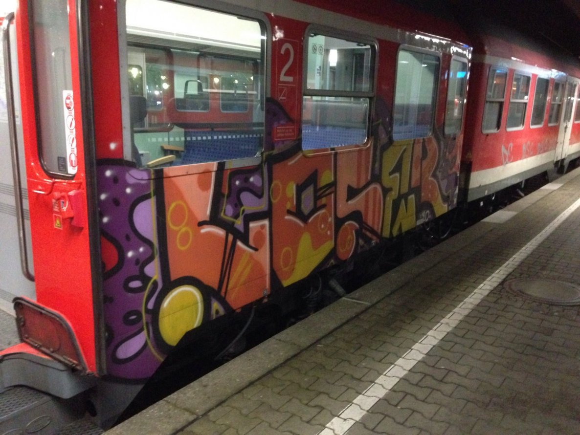 Graffiti Train - Photo by stuttgart0711 - loser, regionalbahn, stuttgart (2015)