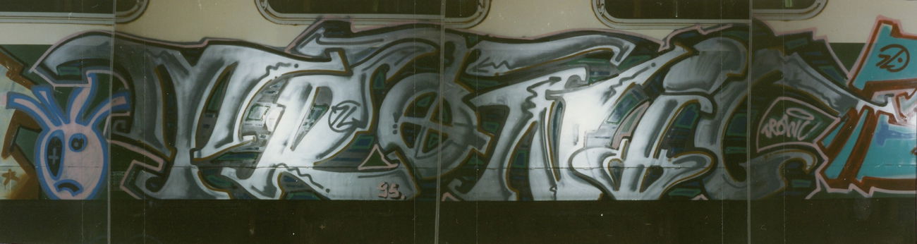 Graffiti Train - Photo by suburban - TRONIC, KOSK, SMBA (1995)