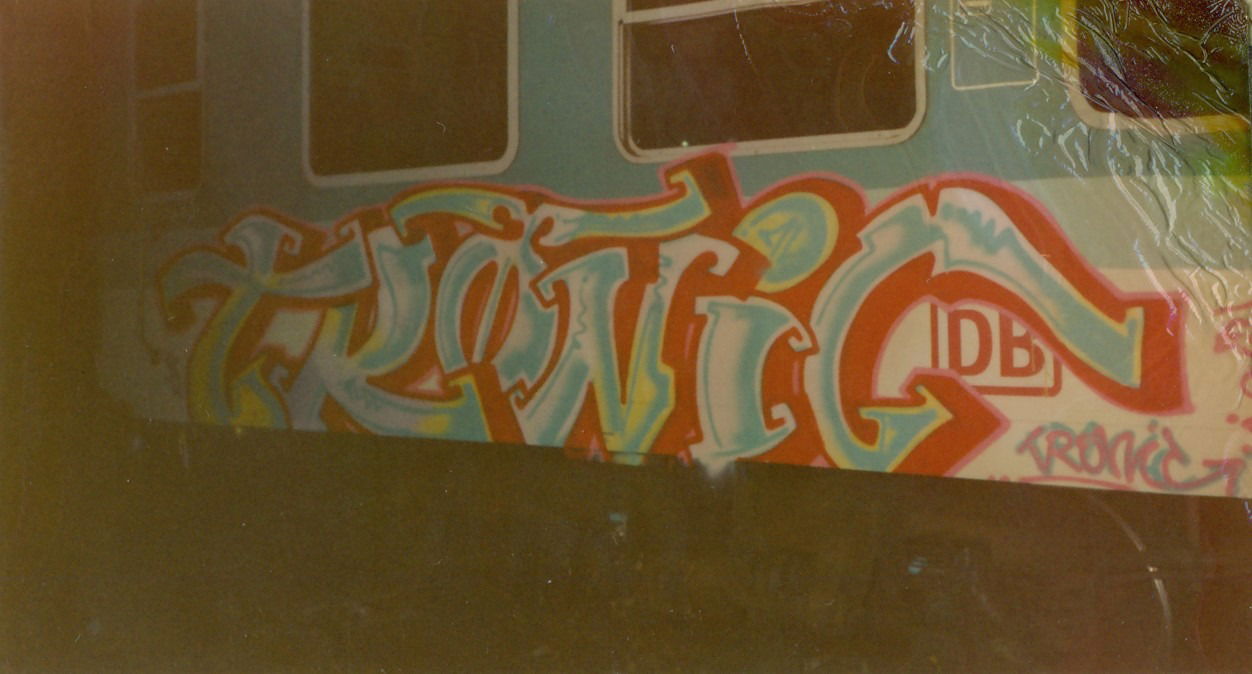 Graffiti Train - Photo by suburban - TRONIC, SMBA, GTI (1995)