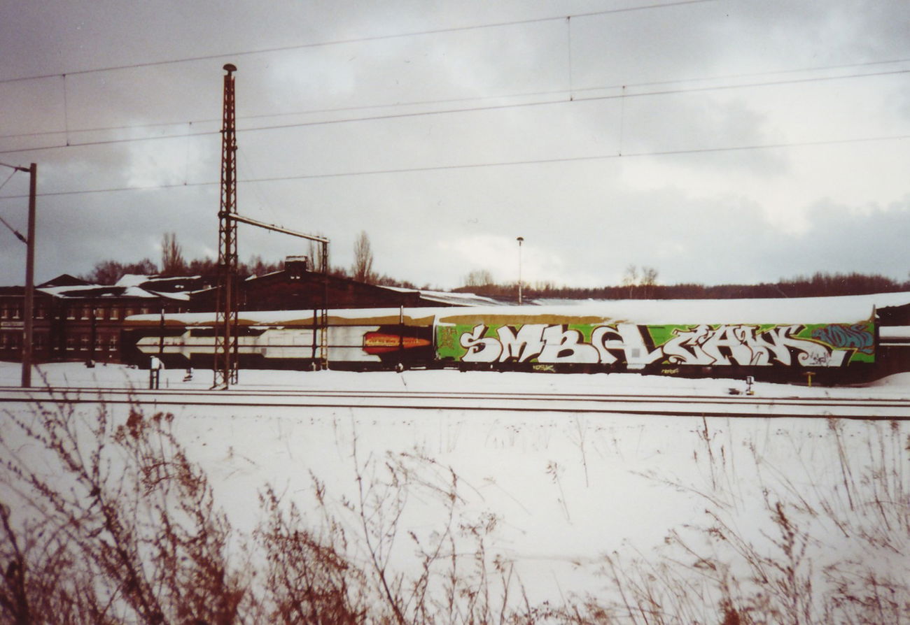 Graffiti Wall - Photo by suburban - SPACE, ARTA, KOSK (2001)