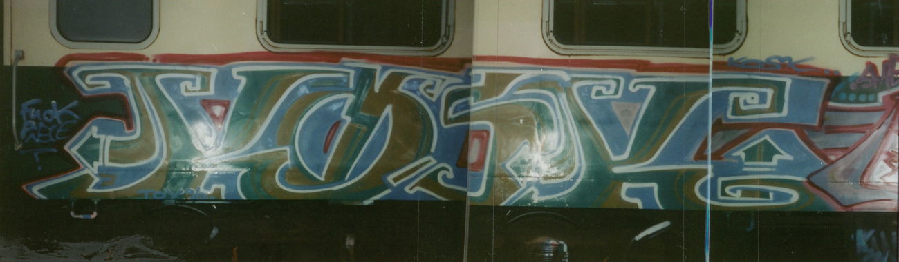 Graffiti Train - Photo by suburban - KOSK, SMBA, CAM (1996)
