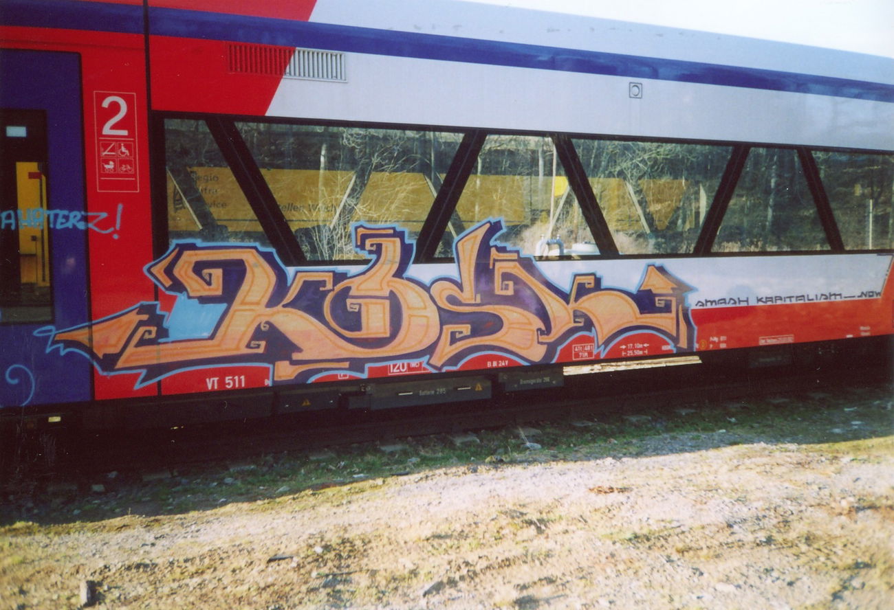 Graffiti Train - Photo by suburban - KOSK, STEM, SMBA (2002)