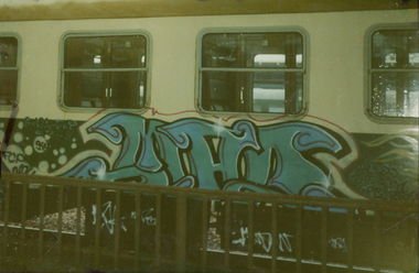 Graffiti Train - Photo by suburban - MADone, SMBA, FCP (1994)
