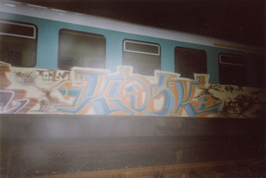Graffiti Train - Photo by suburban - BAER, ARTA, KOSK (1998)